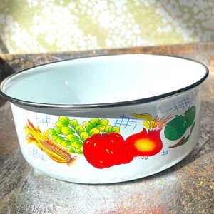 Vintage enamelware nested bowl. Vegetables from the garden print. One bowl.